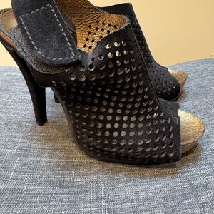 Black super comfy hills. Perforated swade leather
